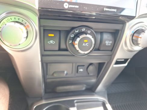 Used 2022 Toyota 4Runner SR5 Premium w/ Moonroof Package RWD image 26