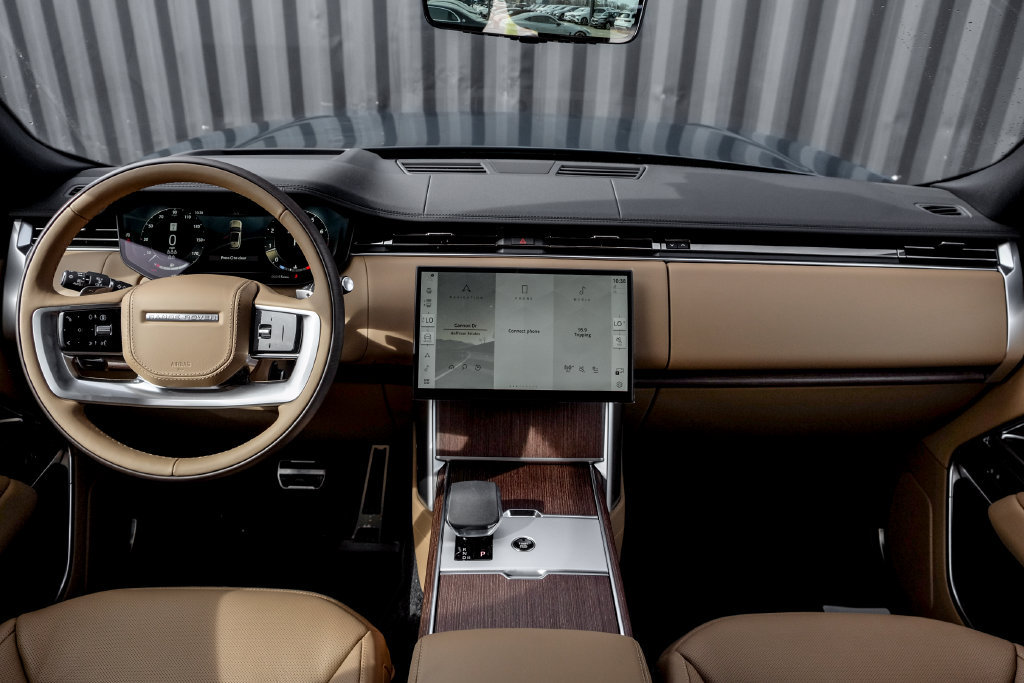 New 2026 Land Rover Range Rover Long Wheelbase SE AWD/4WD image 21
