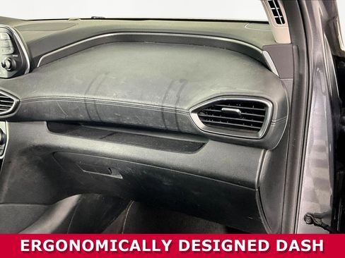 Used 2019 Hyundai Santa Fe SE image 24