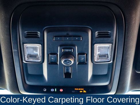 Used 2023 Chevrolet Suburban Premier image 23