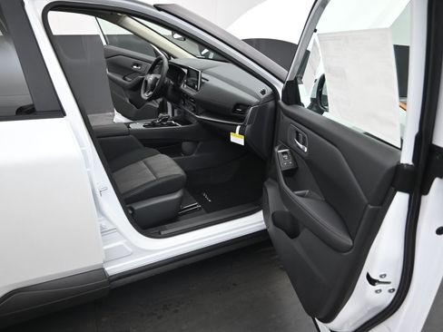 New 2026 Nissan Rogue SV image 19