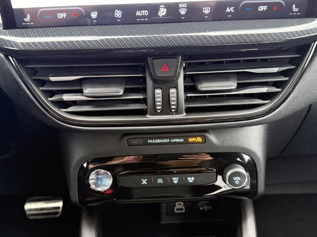 Certified 2024 Ford Escape ST-Line w/ Tech Pack #1 AWD/4WD image 11