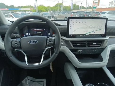 New 2026 Ford Explorer Platinum w/ LUX Leather Package AWD/4WD image 27