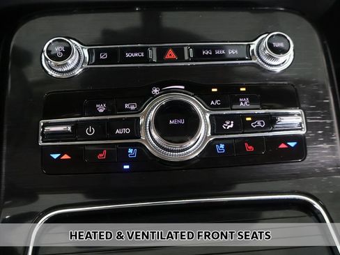 Used 2023 Lincoln Nautilus Reserve AWD/4WD image 7