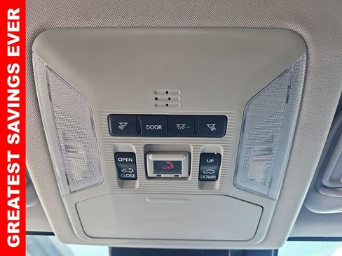 Used 2022 Toyota RAV4 XLE image 32