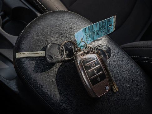 Used 2019 Kia Soul image 33