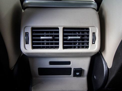 Used 2020 Land Rover Range Rover Velar S image 45