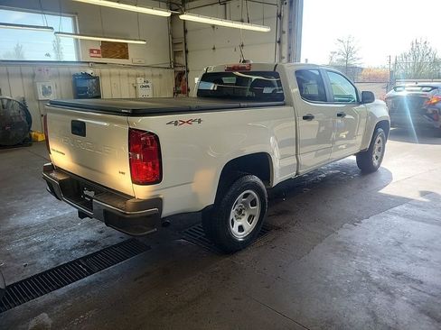 Used 2022 Chevrolet Colorado W/T AWD/4WD image 2