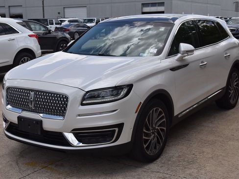 Used 2019 Lincoln Nautilus Reserve FWD image 2