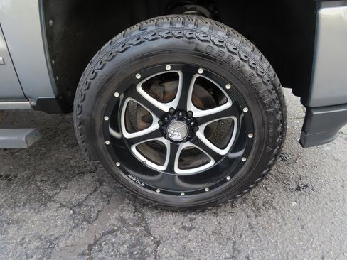 Used 2017 Chevrolet Silverado 1500 LT w/ LT Plus Package image 10