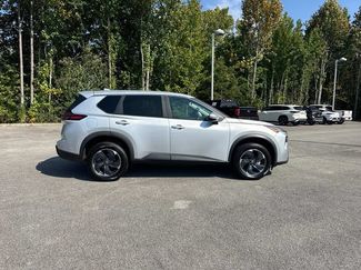 Used 2024 Nissan Rogue SV AWD/4WD video 3