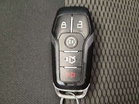 Used 2017 Ford Explorer XLT w/ Equipment Group 201A image 32