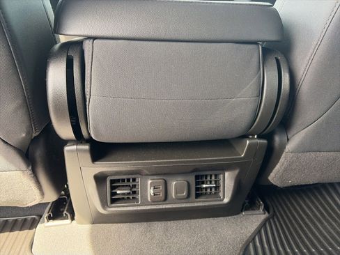 Used 2021 Chevrolet Silverado 1500 LT image 21