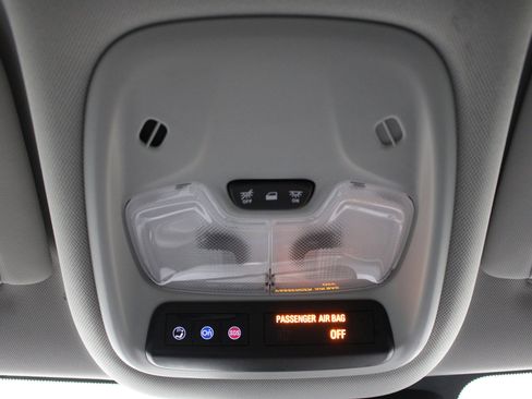Used 2025 Chevrolet TrailBlazer LS w/ LS Confidence Package FWD image 18