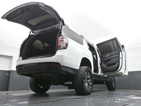 Used 2023 Chevrolet Suburban Z71 w/ Luxury Package image 60