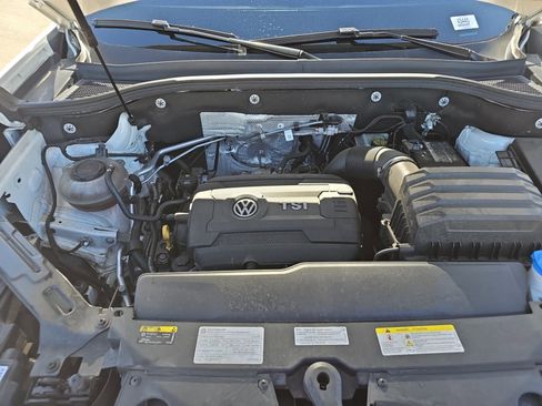 Used 2021 Volkswagen Atlas Cross Sport SE w/ Panoramic Sunroof Package FWD image 20