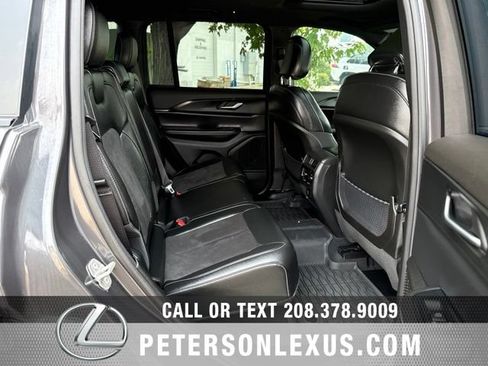 Used 2024 Jeep Grand Cherokee Altitude AWD/4WD image 17