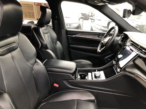 Used 2022 Jeep Grand Cherokee Overland w/ Adv Protech Group III image 35