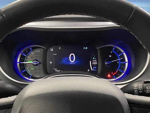 Used 2022 Chrysler Pacifica Touring-L w/ S Appearance Package image 16