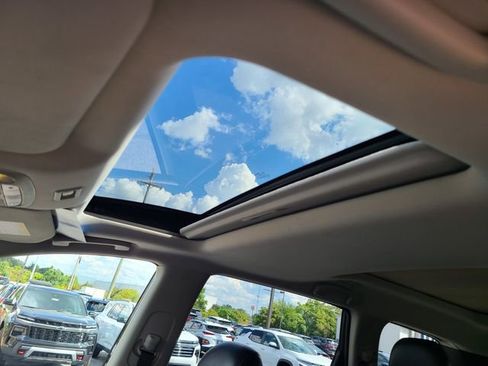 Used 2020 Nissan Pathfinder Platinum image 38