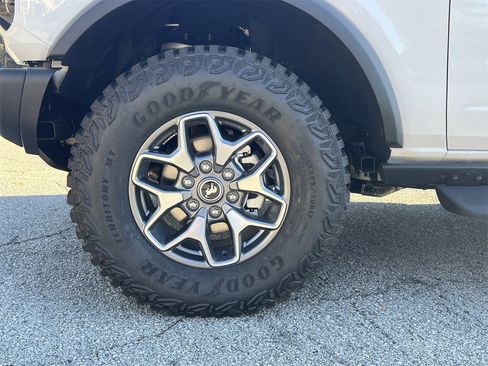 New 2025 Ford Bronco Badlands image 28