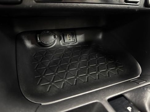 Used 2021 Toyota RAV4 XLE w/ XLE Grade Weather Package AWD/4WD image 39
