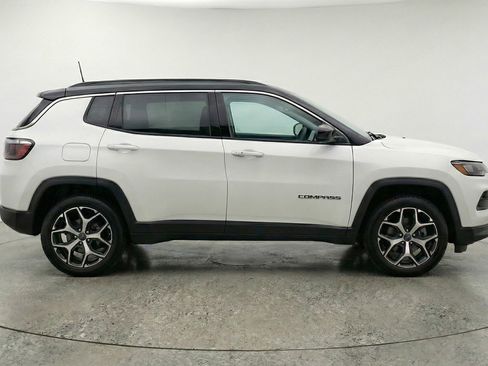 Used 2025 Jeep Compass Limited AWD/4WD image 11