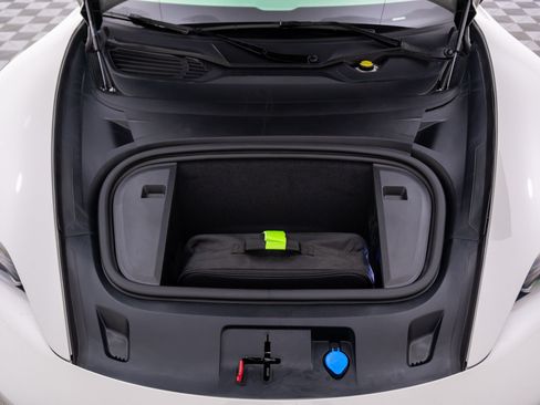 Certified 2024 Porsche Taycan GTS AWD/4WD image 31