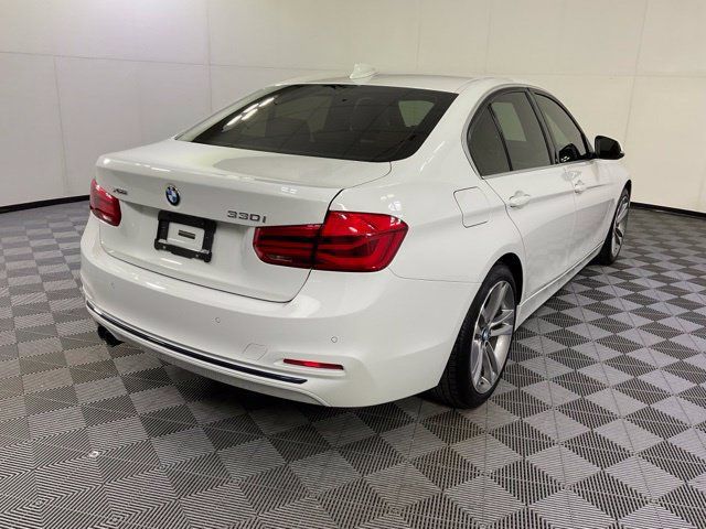 Used 2017 BMW 330i xDrive Sedan AWD/4WD image 5