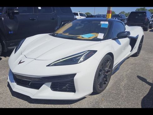 Used 2024 Chevrolet Corvette Z06 RWD image 3
