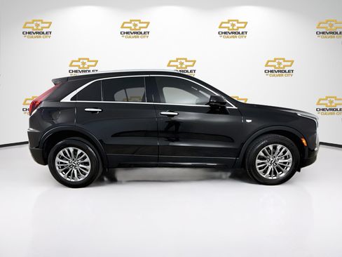 Used 2024 Cadillac XT4 Premium Luxury FWD image 9