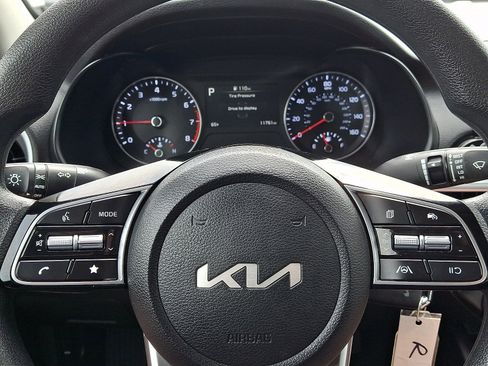 Used 2024 Kia Forte LXS w/ LXS Technology Package FWD image 18