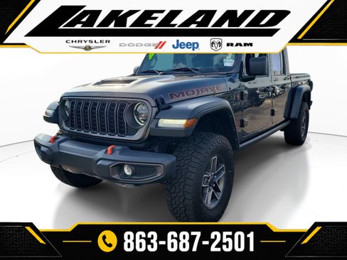 Used 2024 Jeep Gladiator Mojave AWD/4WD image 3