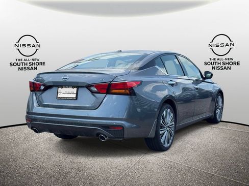 Certified 2025 Nissan Altima 2.5 SL FWD image 5