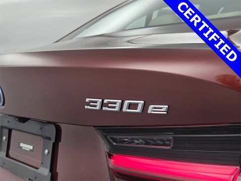 Used 2022 BMW 330e w/ Premium Package image 21