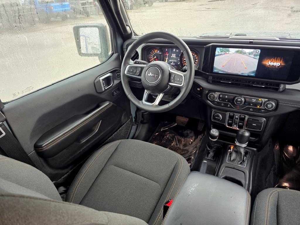 Used 2026 Jeep Wrangler Unlimited Sahara AWD/4WD image 33