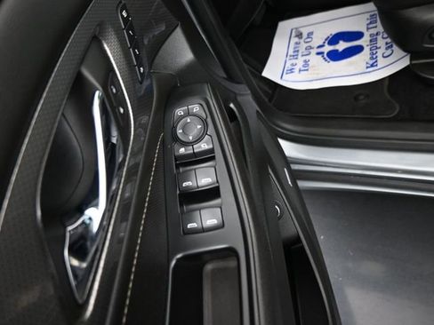 Used 2023 Chevrolet Traverse Premier image 13