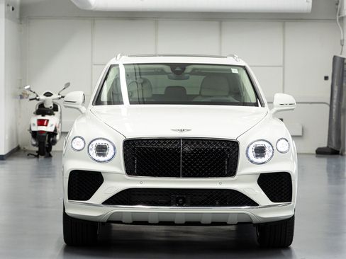 New 2026 Bentley Bentayga AWD/4WD image 7