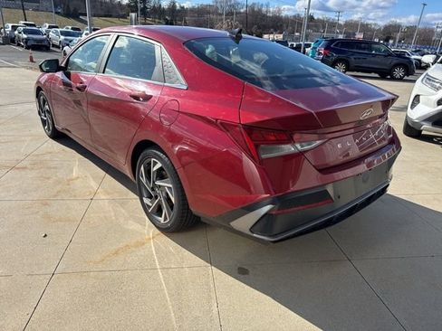 Used 2024 Hyundai Elantra Limited image 5