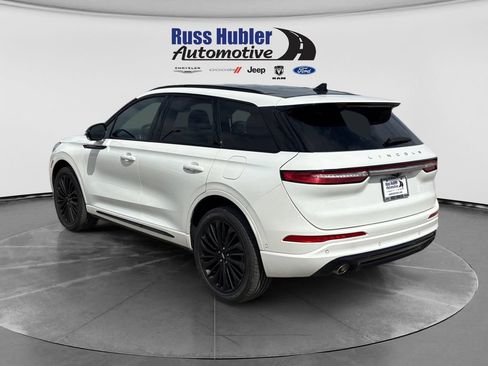 Used 2023 Lincoln Corsair Reserve w/ Equipment Group 202A FWD image 3