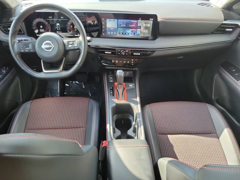 Certified 2025 Nissan Kicks SR FWD image 17