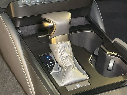 Certified 2025 Lexus ES 350 w/ Premium Package image 21