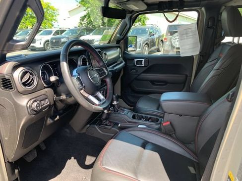 Used 2022 Jeep Gladiator Rubicon AWD/4WD image 10