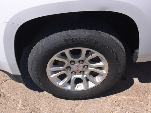 Used 2019 GMC Yukon XL SLE w/ HD Trailering Package AWD/4WD image 11