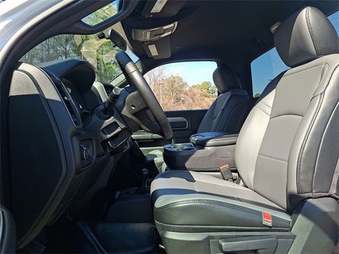 Used 2024 RAM 2500 Tradesman w/ Chrome Appearance Group image 11