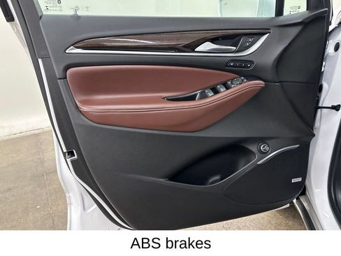 Used 2018 Buick Enclave Avenir w/ Avenir Technology Package AWD/4WD image 39