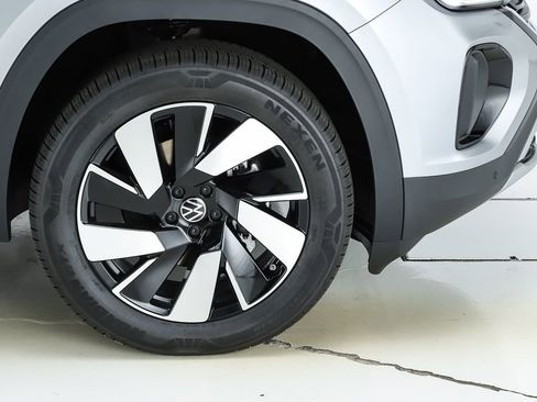 New 2026 Volkswagen Atlas Cross Sport SE AWD/4WD image 53