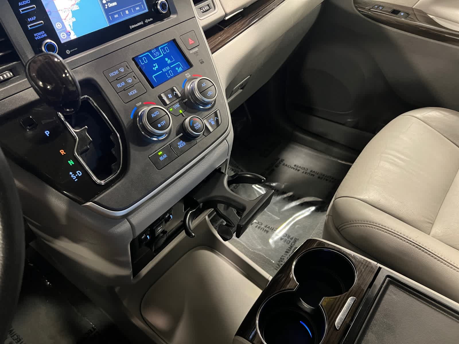 Used 2020 Toyota Sienna XLE Premium AWD/4WD image 15