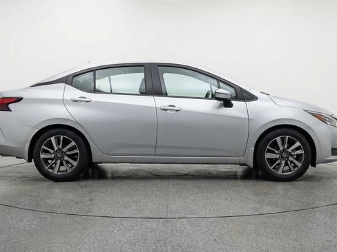 Used 2025 Nissan Versa SV image 11