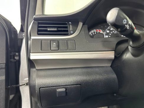 Used 2014 Toyota Camry SE image 19